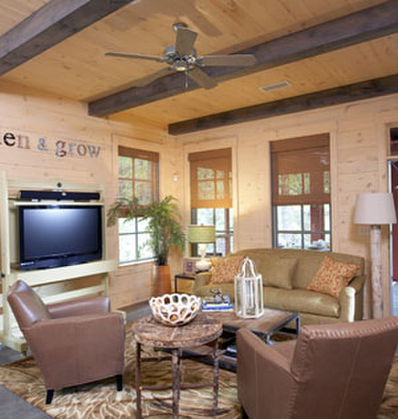 Carolina Jessamine Cottage Photo Living Room
