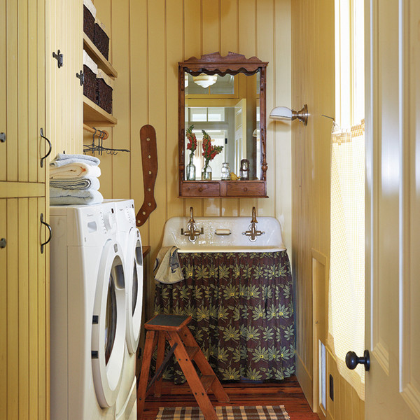 Vintage Lowcountry Photo Laundry Room