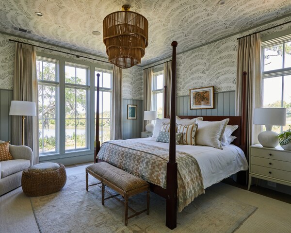 Sea Island Farmhouse Color Photo Primary Bedroom