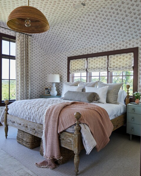 Sea Island Farmhouse Color Photo Bedroom 2