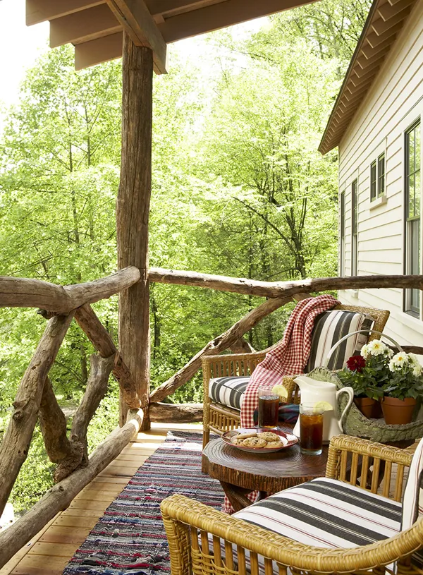 Whisper Creek Photo Side Porch