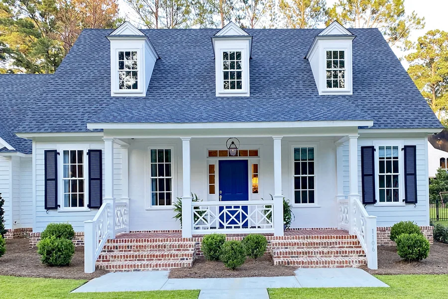 Amelia River Cottage Photo Front Close-Up
