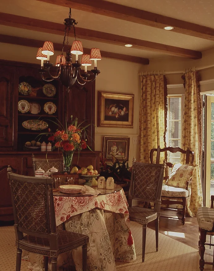 Greywell Cottage Photo Dining Room